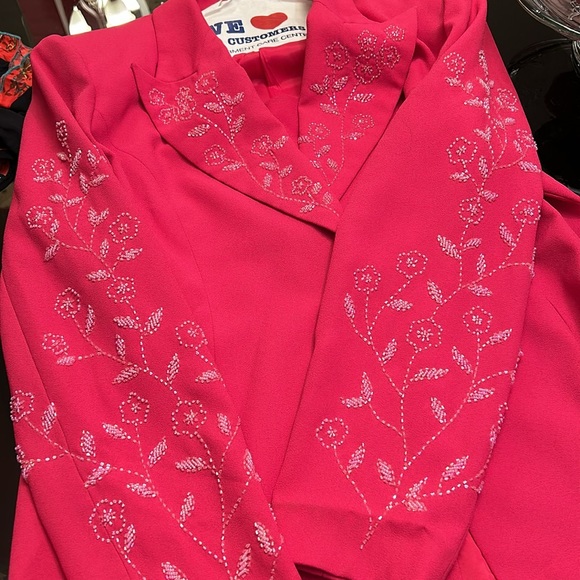 2 two-piece pink pants suit - Picture 2 of 4